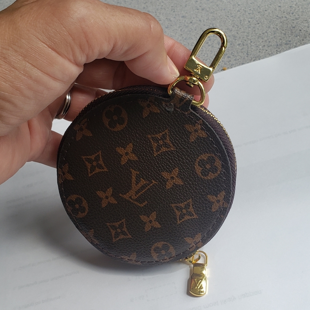Lv coin zip wallet